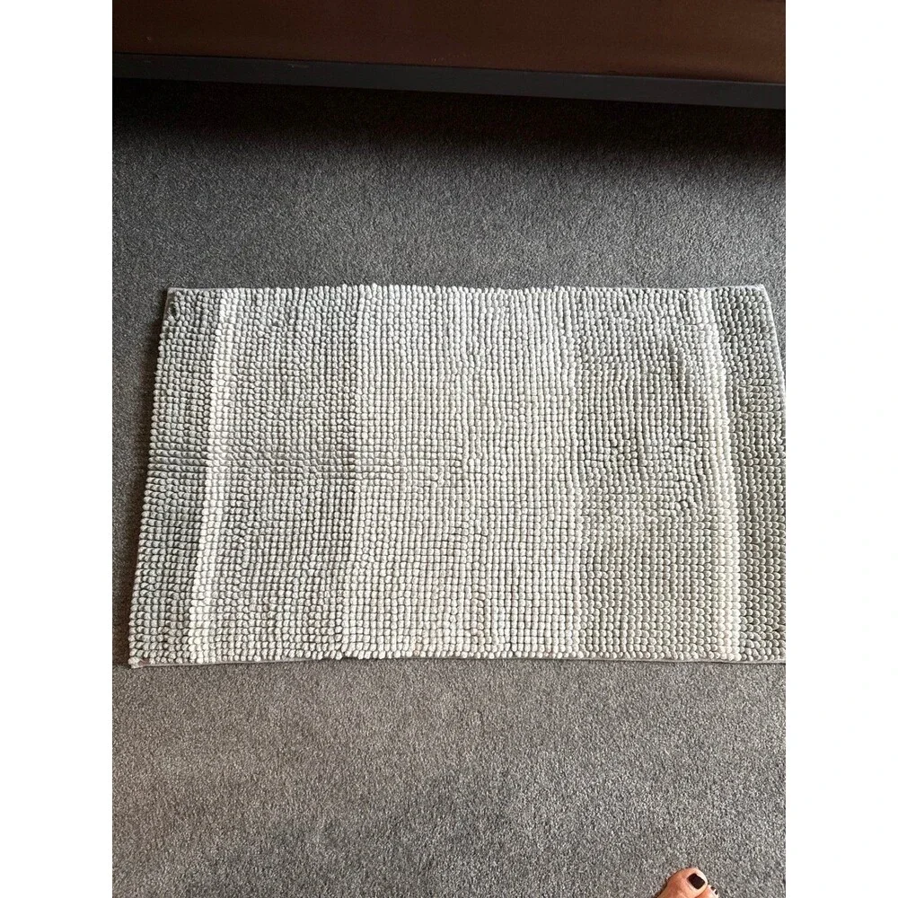 Bathroom rug